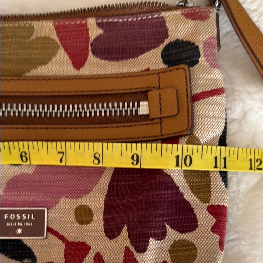 Fossil Red and Brown Clutch with Floral Design - Picture 14 of 15